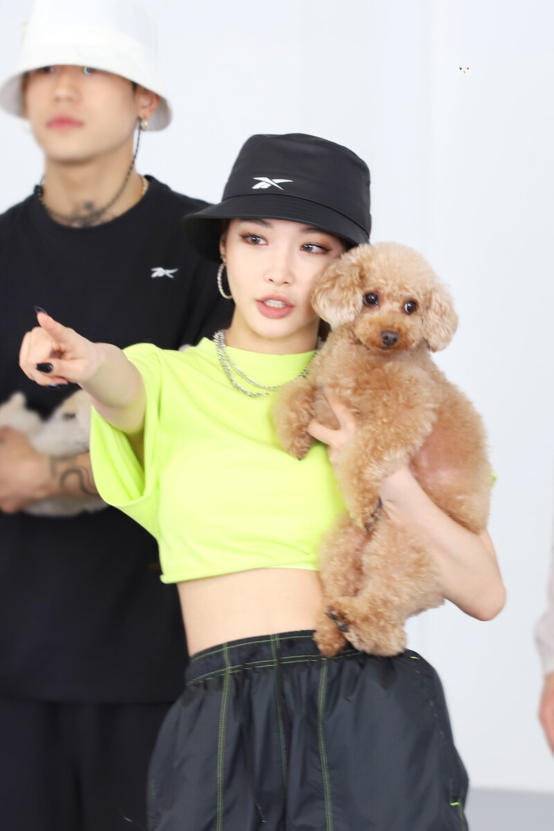 210604 MNH Naver Post - Chungha's Reebok Photoshoot Behind documents 13