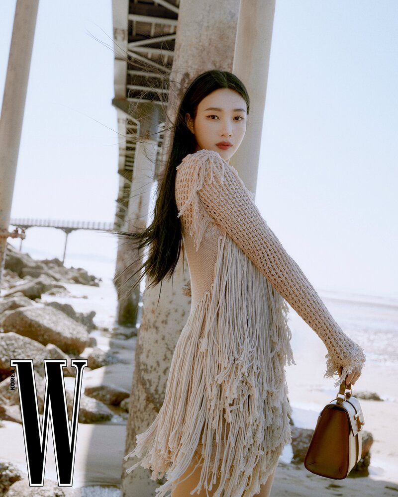 220406 Red Velvet Joy for W Korea x TOD's SS 2022 Collection documents 1