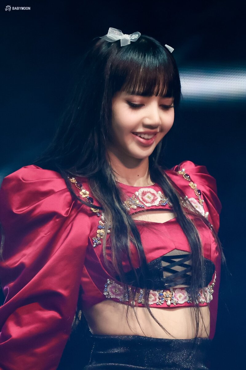 221130 BLACKPINK Lisa - 'BORN PINK' Concert in London Day 1 documents 6