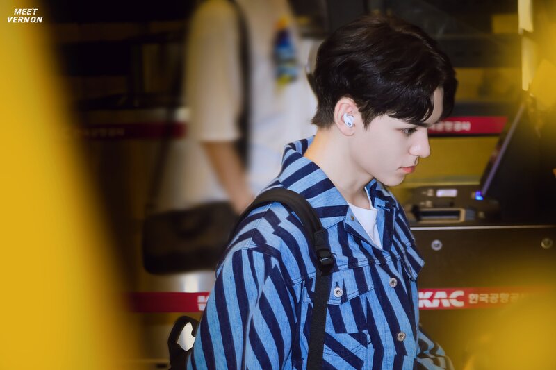 230817 Vernon at the Gimpo International Airport documents 3