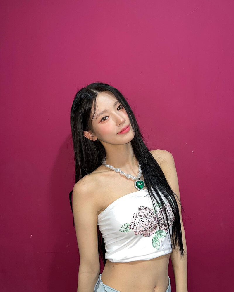 230527 - (G)I-DLE Miyeon Instagram Update documents 8