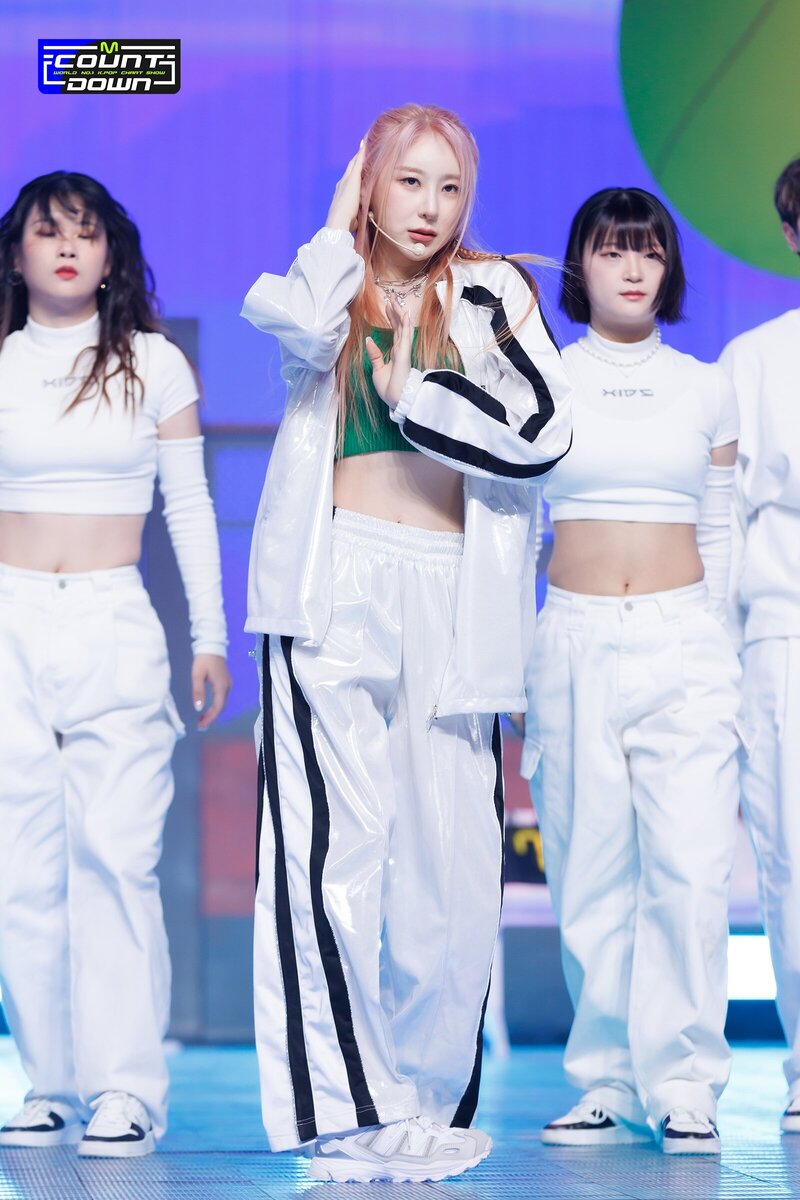 230413 LEE CHAE YEON - 'KNOCK' at M COUNTDOWN documents 16
