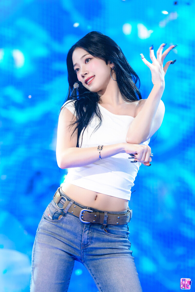 240901 LE SSERAFIM Kazuha - 'Crazy' at Inkigayo documents 1