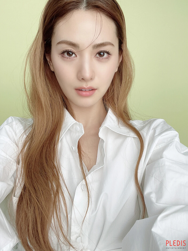 210316 Pledis Naver Post - Nana Dazed Korea Photoshoot Behind documents 13