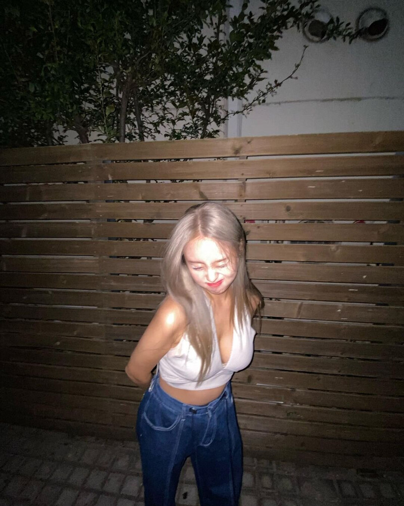 220818 Jane Instagram update documents 2