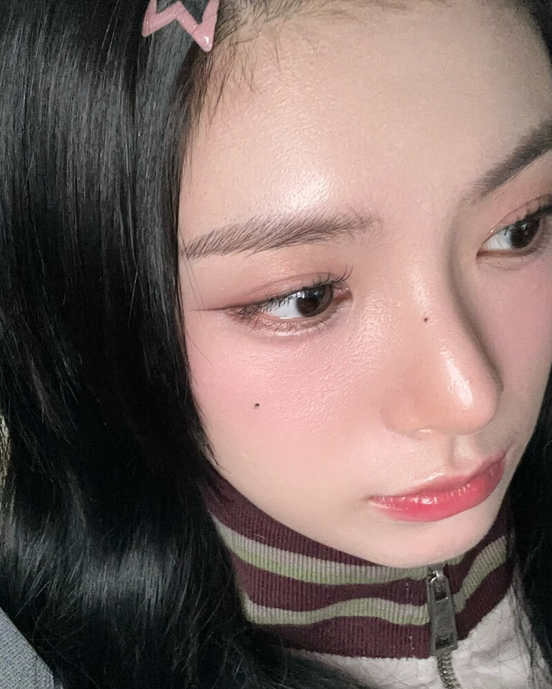 240714 EVERGLOW Yiren Instagram Update documents 4