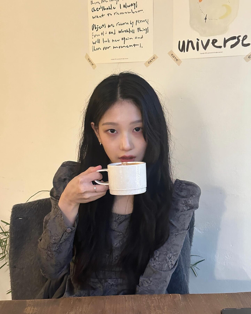 241225 fromis_9 Seoyeon Instagram Update documents 2