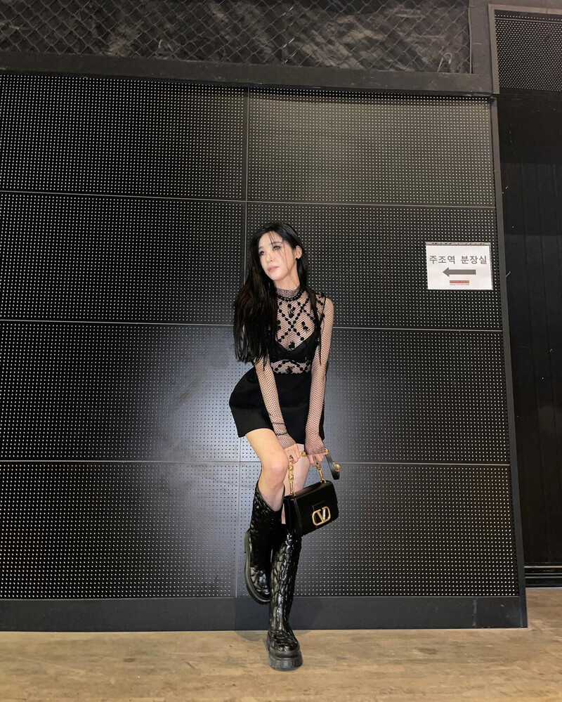 210928 Tiffany Young Instagram Update documents 3