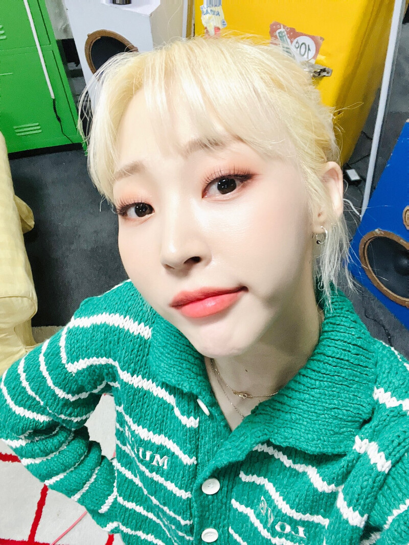 220428 Mamamoo Twitter Update - Moonbyul documents 1