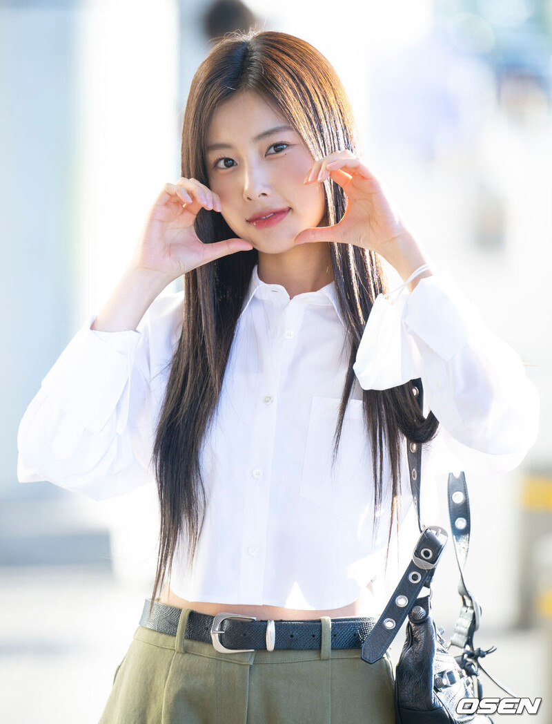 220924 Kang Hyewon documents 13