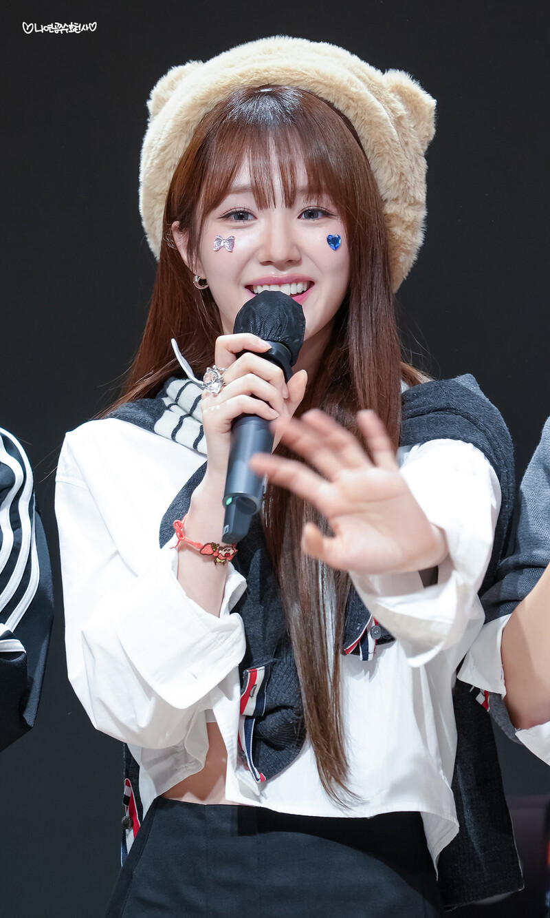 231104 Wooah NANA at fansign event documents 17