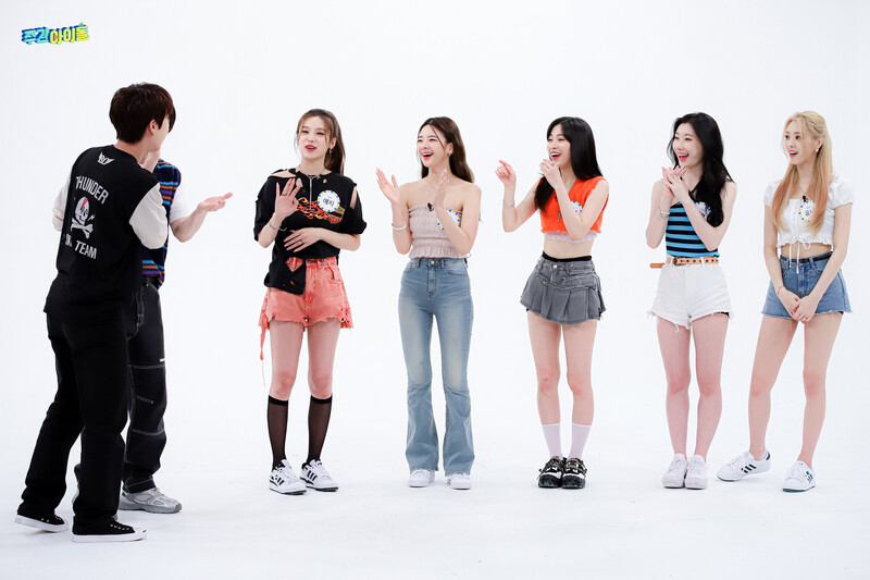 220720 MBC Naver - ITZY at Weekly Idol documents 3