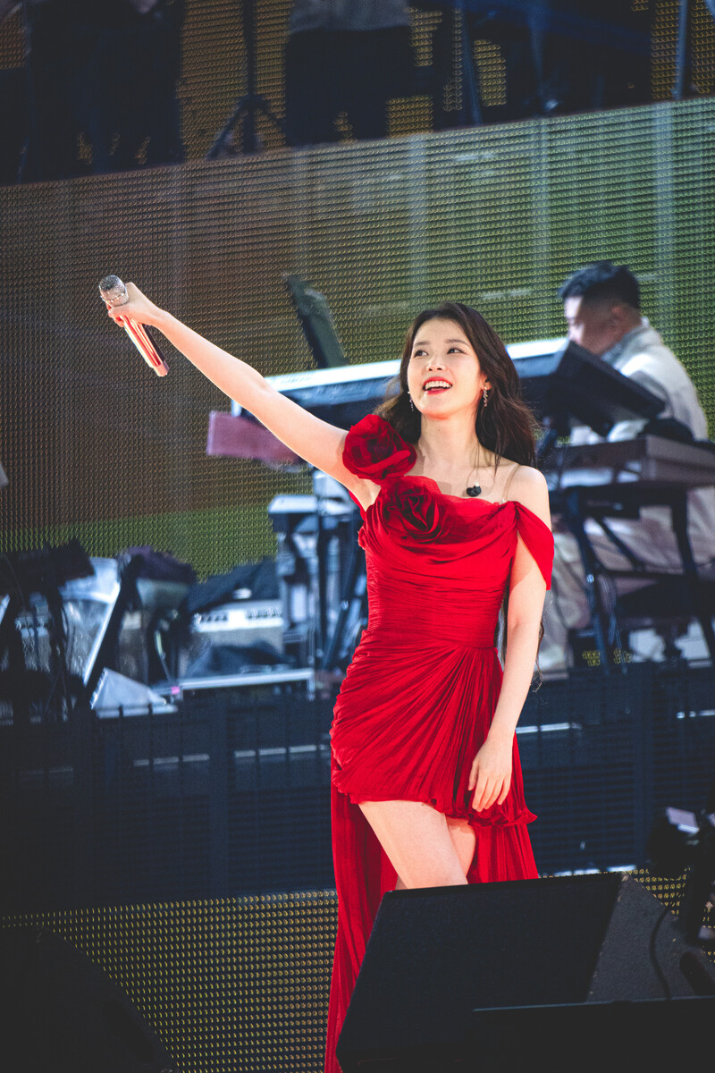 240921 IU - HEREH World Tour Concert Encore: The Winning in Seoul Day 1 documents 2