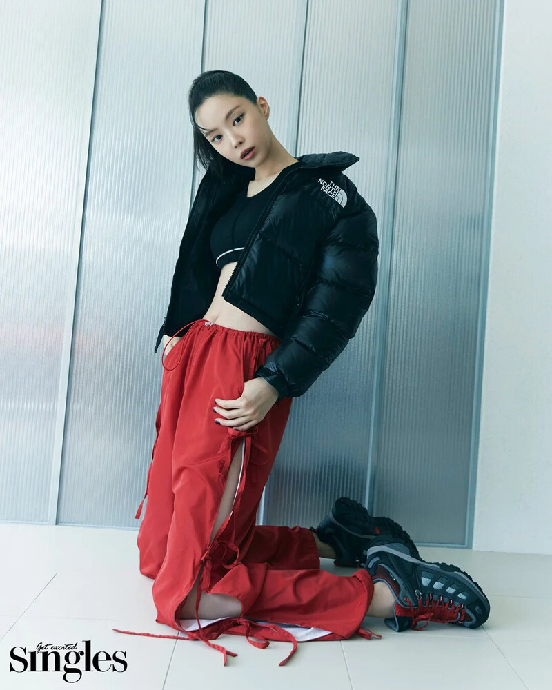 Naeun for Singles Magazine X THE NORTH FACE | November 2023 Issue documents 10