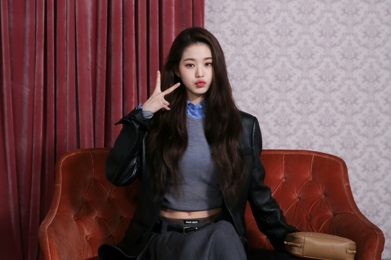 220511 Starship Entertainment Naver Post - Jang Wonyoung at XY Magazine Photoshoot Behind the Scenes documents 16