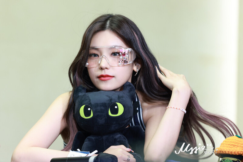 220729 ITZY Yeji documents 15