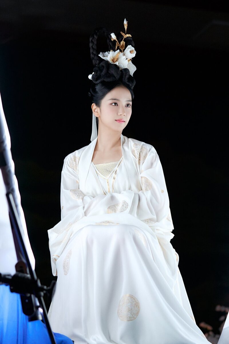 Jisoo as Korean Traditional Fairy in the movie “Dr. Cheon and the lost Talisman” documents 11