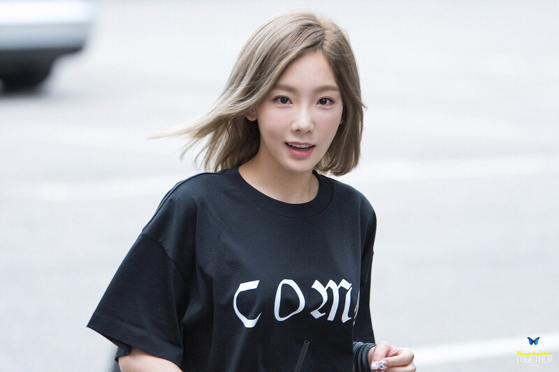 160701 Taeyeon at Music Bank documents 9