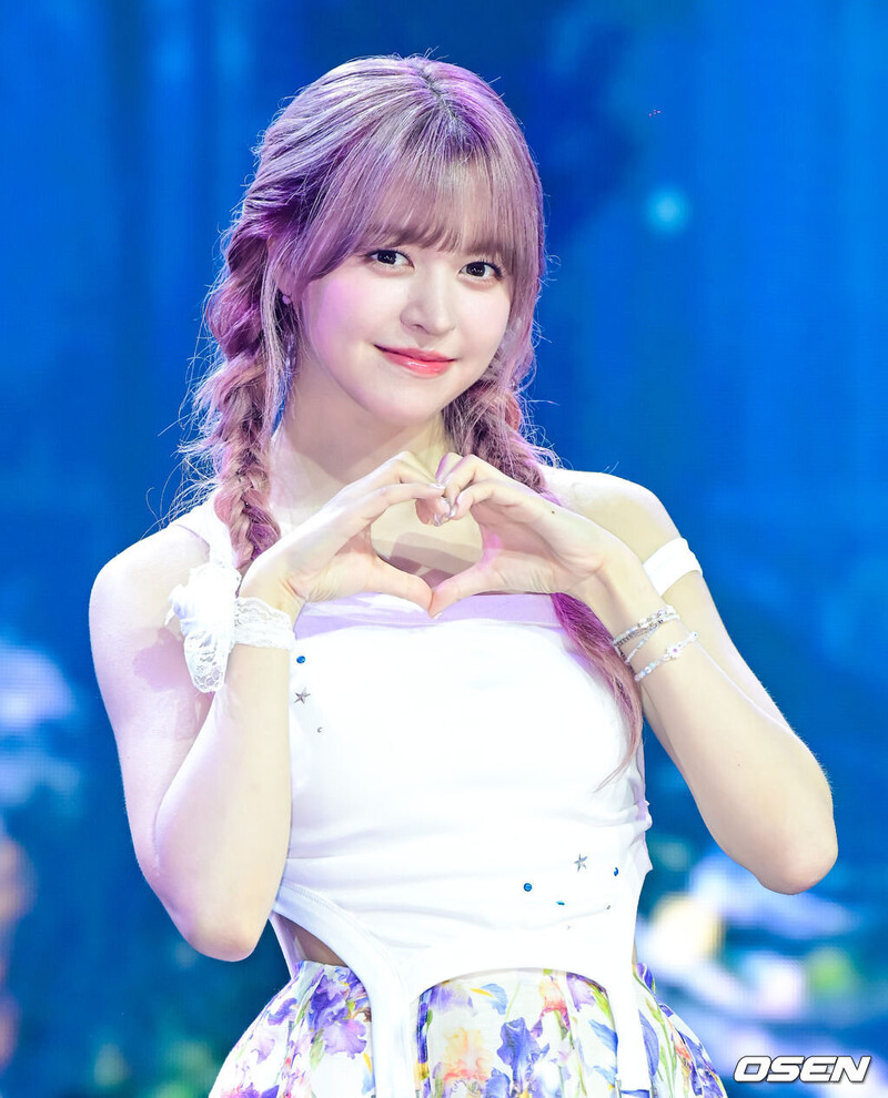 230711 NMIXX Lily - "A Midsummer NMIXX’s Dream" Comeback Showcase documents 5