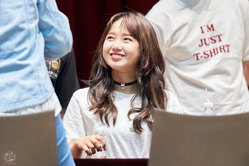 180429 Weki Meki Yoojung at Hongdae 'Lucky' Fansign documents 3