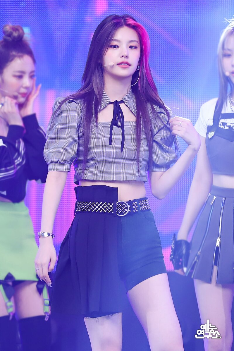 211002 ITZY - 'LOCO' at Music Core documents 3