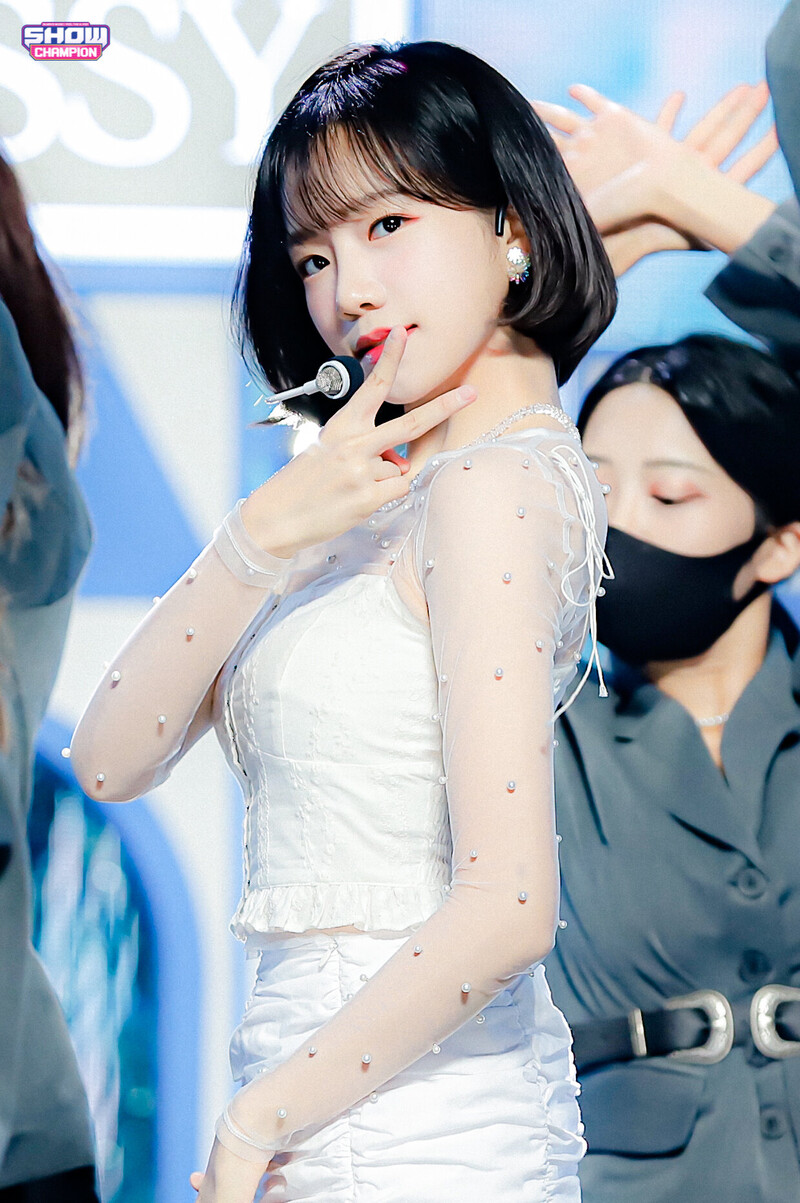 211013 Jo Yuri - 'GLASSY' at Show Champion documents 11