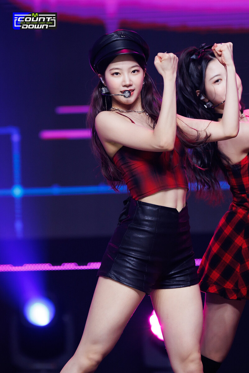 220526 LE SSERAFIM - 'FEARLESS' at M Countdown documents 1