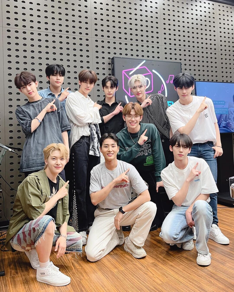 230727 day6_kisstheradio Instagram Update with ZEROBASEONE documents 2