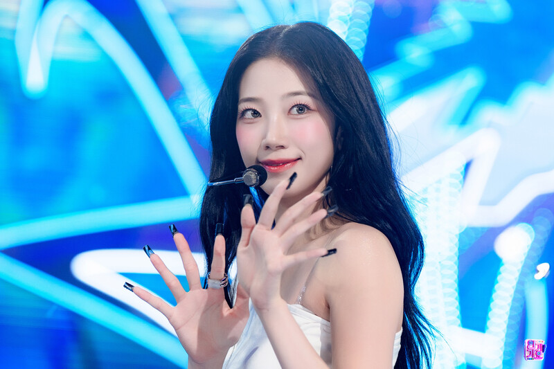 240901 LE SSERAFIM Kazuha - 'Crazy' at Inkigayo documents 2