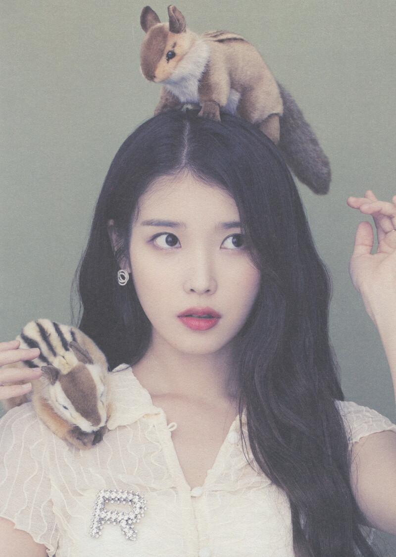 IU 2022 Season's Greetings (Scans) documents 2