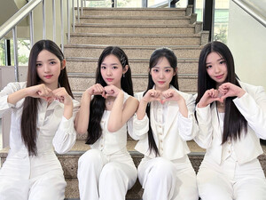 230623 tripleS Twitter Update with +(KR)ystal Eyes