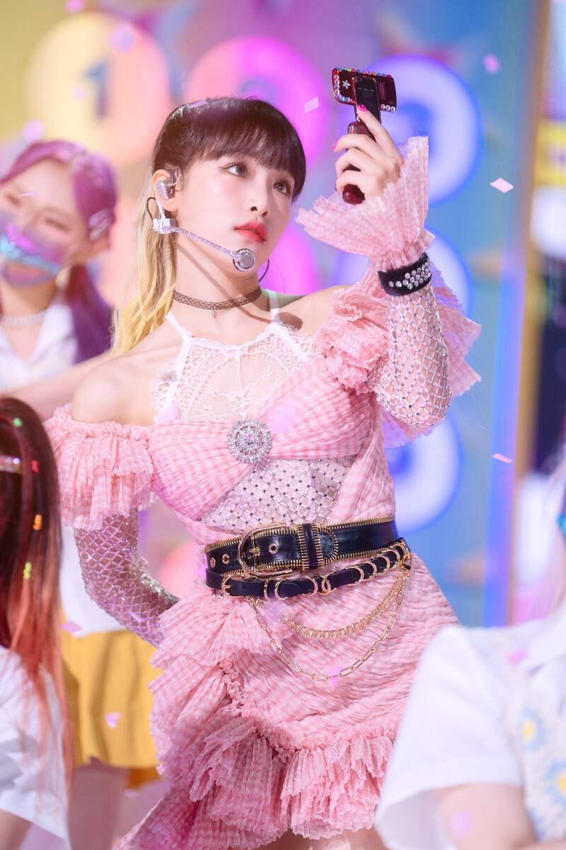 220807 YENA - 'SMARTPHONE' at Inkigayo documents 1