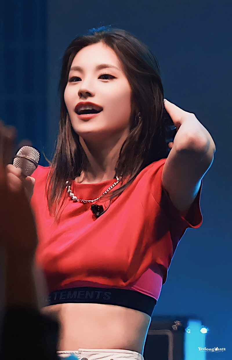 220929 ITZY Yeji at Dongguk University Festival documents 1