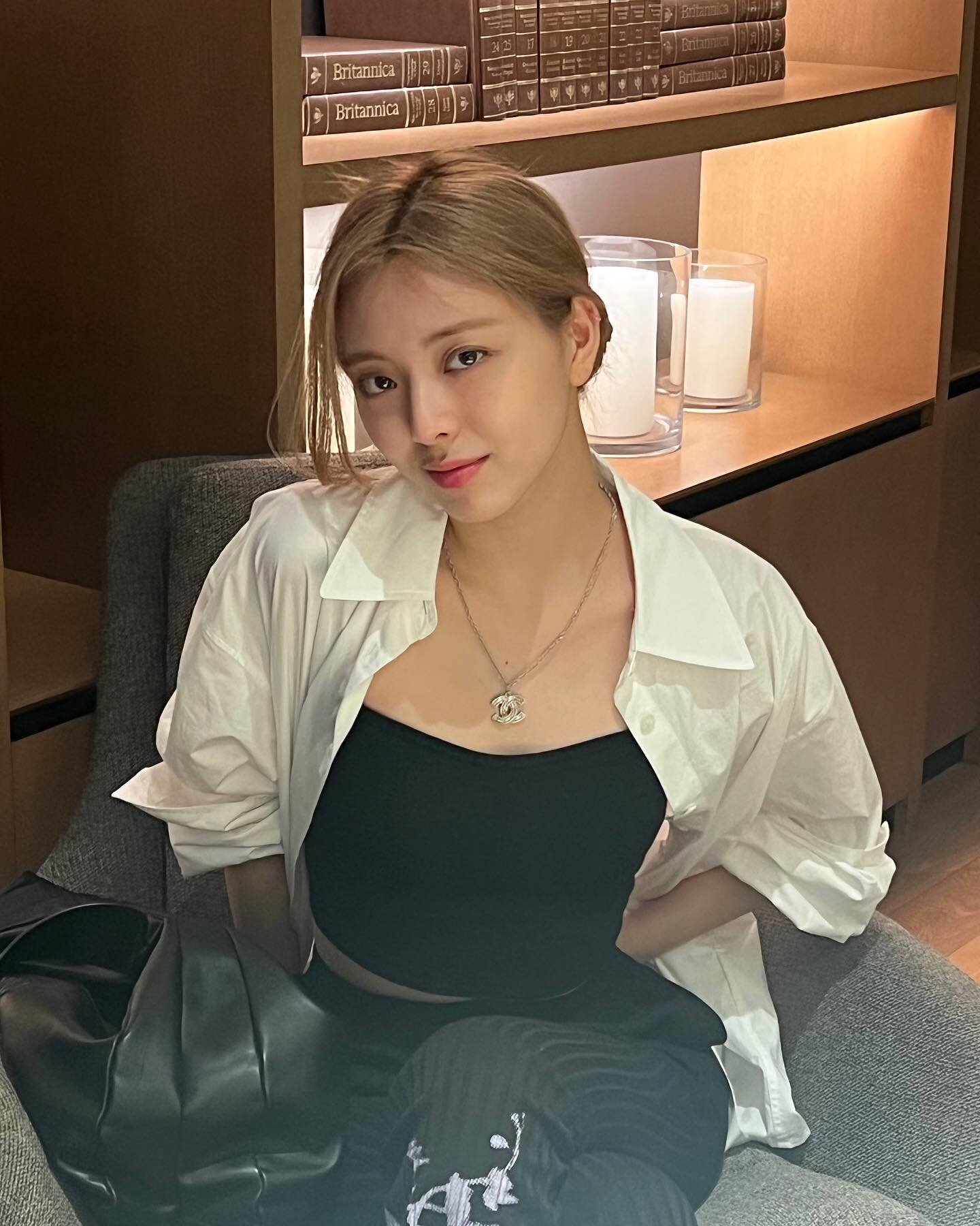 https://kpopping.com/documents/cc/3/220816-ITZY-Instagram-Update-Yuna-documents-1.jpeg?v=c7f9c