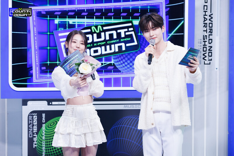 231116 MC Miyeon and Hanbin at M Countdown documents 1