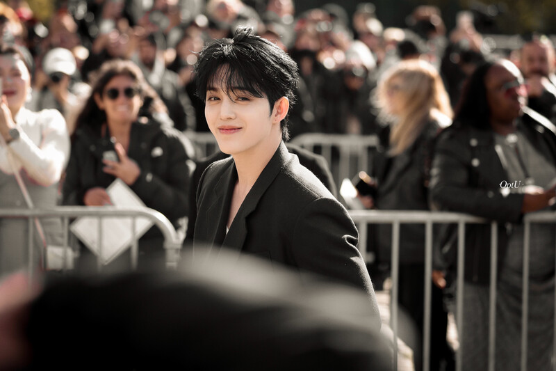 240927 SEVENTEEN S.Coups - LOEWE Paris Fashion Week documents 10