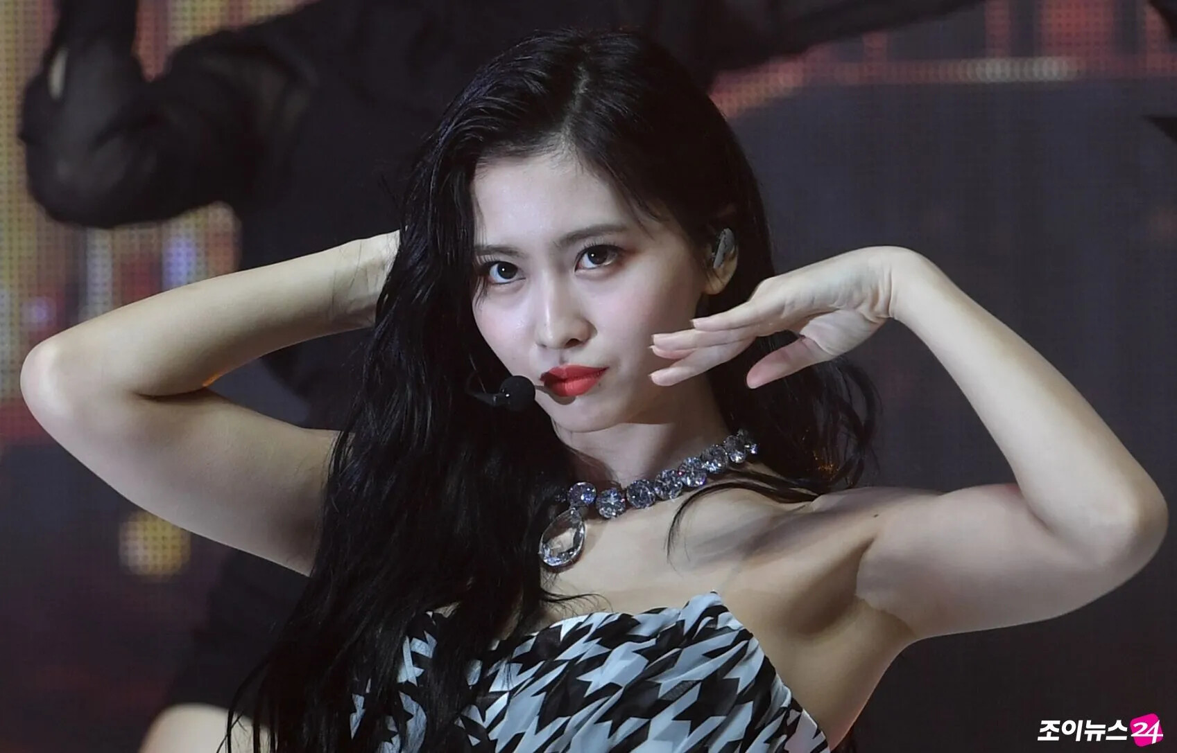 190923 TWICE Momo 'Feel Special' comeback showcase (press photos