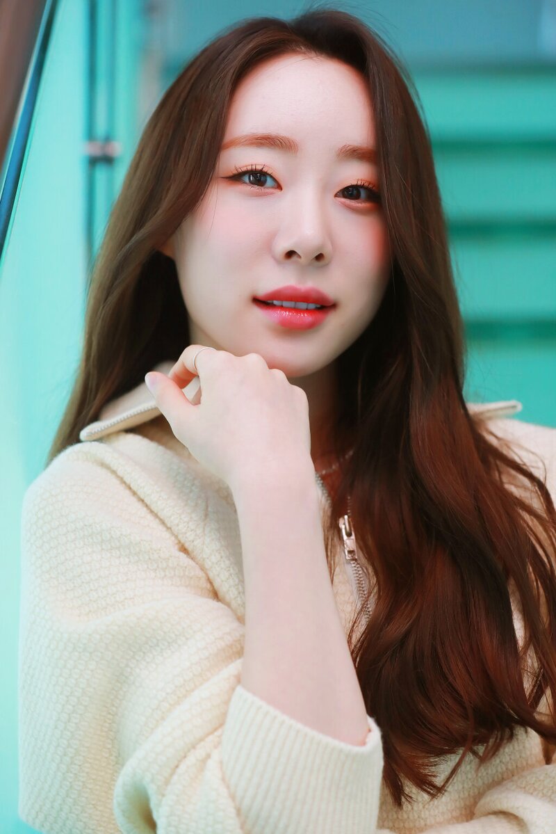 221025 WJSN Yeonjung 'Crash Landing on You' Interview Photos documents 5