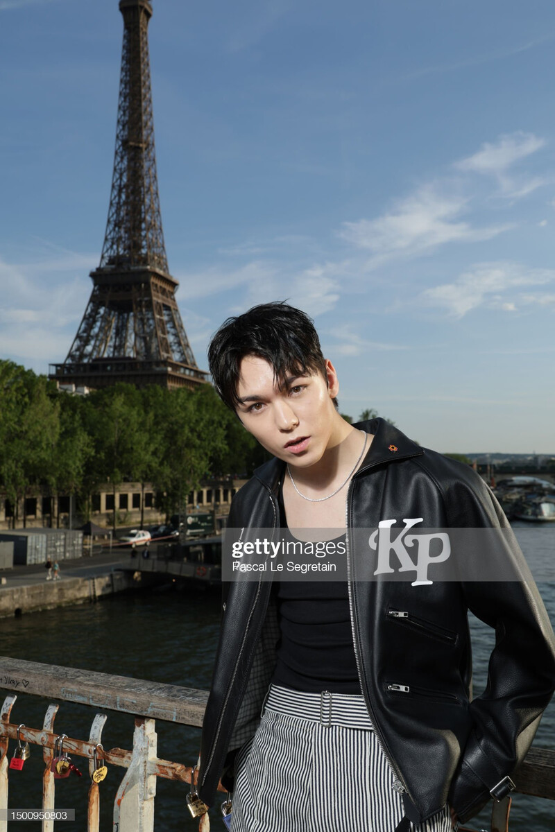 230624 SEVENTEEN VERNON at the Paris Fashion Week for KENZO documents 1