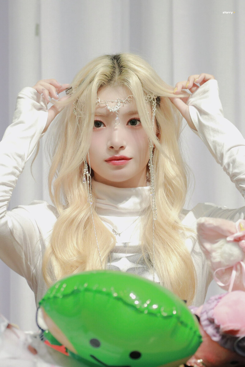 230924 EVERGLOW Yiren - Apple Music Fansign documents 2