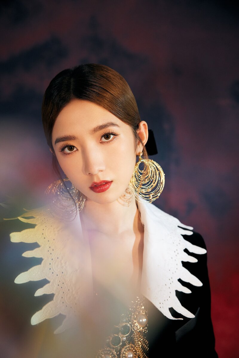 Mei Qi for Born To Dance documents 1