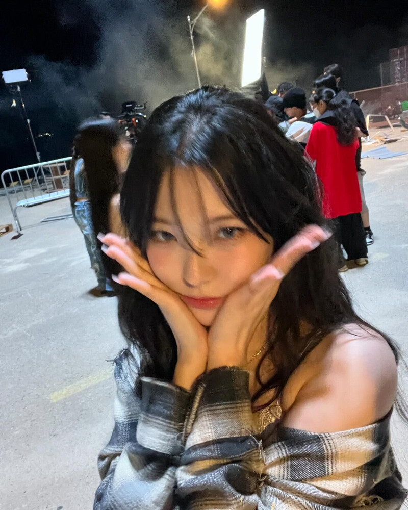 240909 fromis_9 Jiheon Instagram Update documents 3