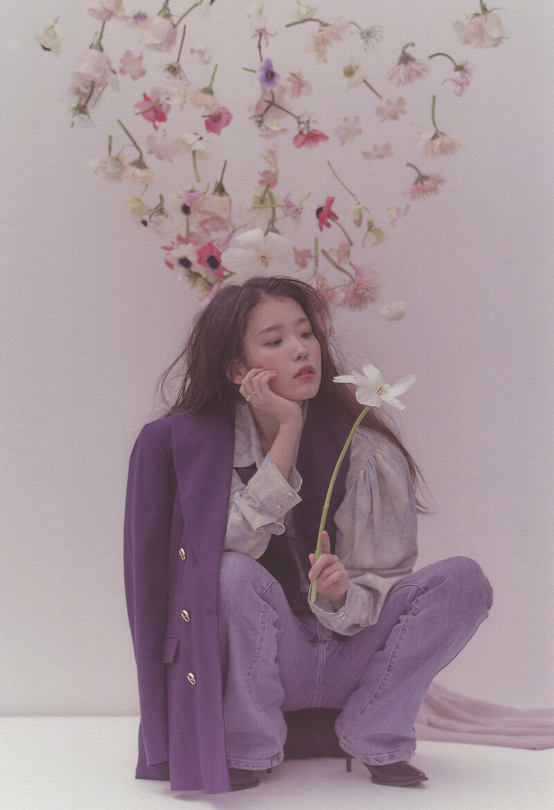 IU - 'LILAC' Photobook [SCANS] documents 4