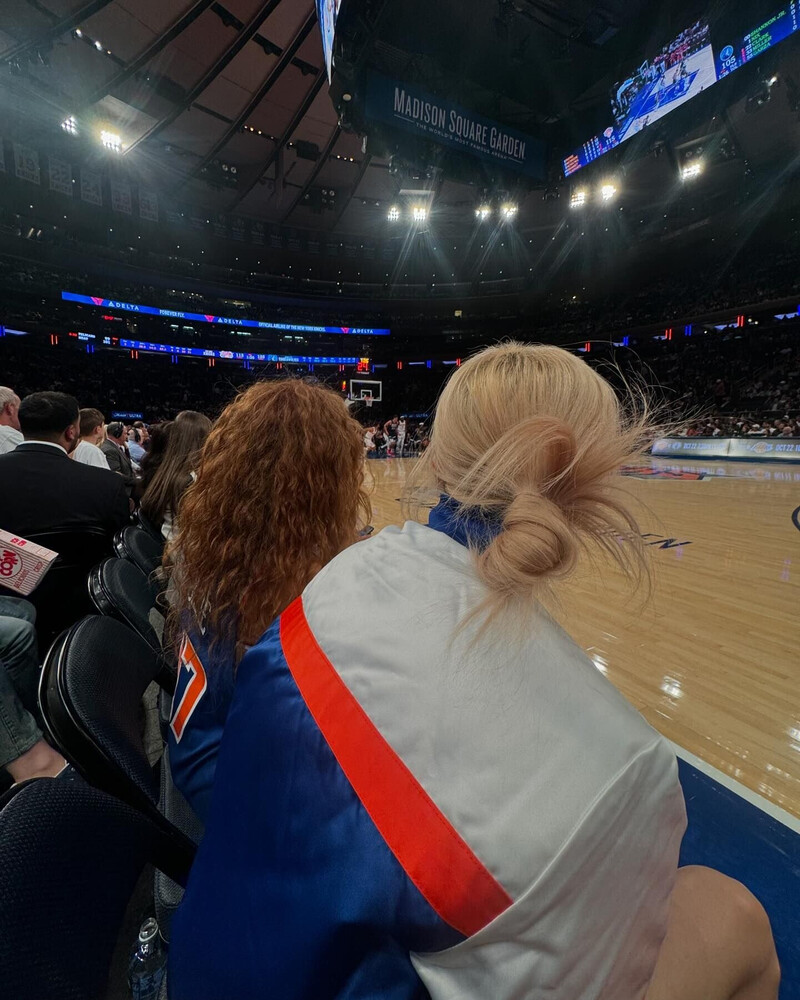 241014 - ROSÉ SNS Updates - at Madison Square Garden for New York Knicks documents 3