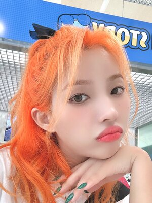 240716 - (G)I-DLE Twitter Update with SOYEON