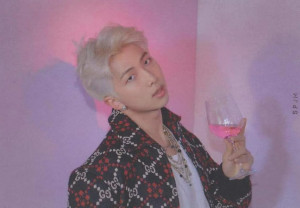 [Scans] MAP OF THE SOUL: PERSONA — Version 04 — RM