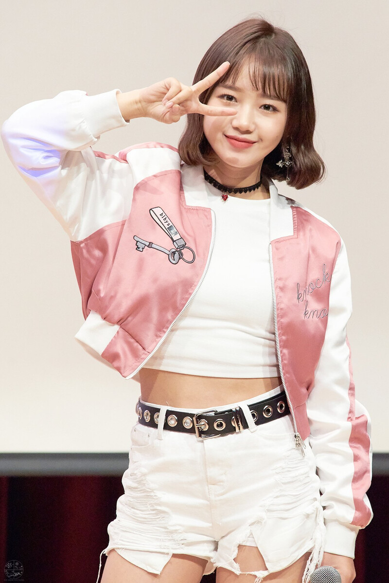 181117 Weki Meki Yoojung at 'KISS, KICKS' Bundang & Seocho Fansigns documents 6