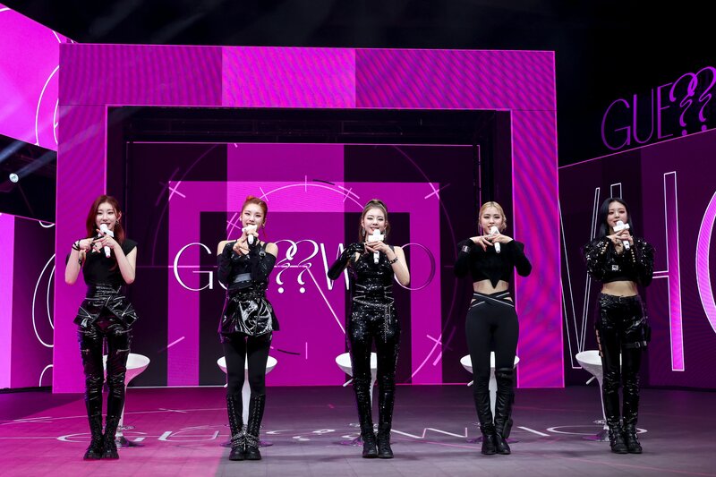 210430 ITZY 'GUESS WHO' Comeback Showcase documents 1