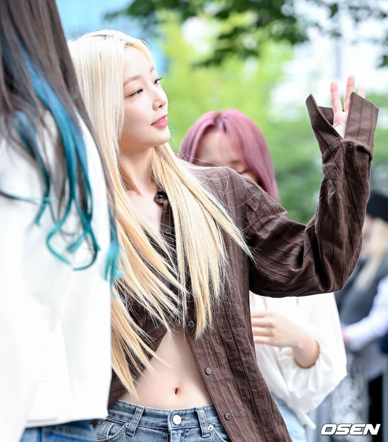 220916 Rocket Punch Yeonhee - Music Bank Commute documents 6