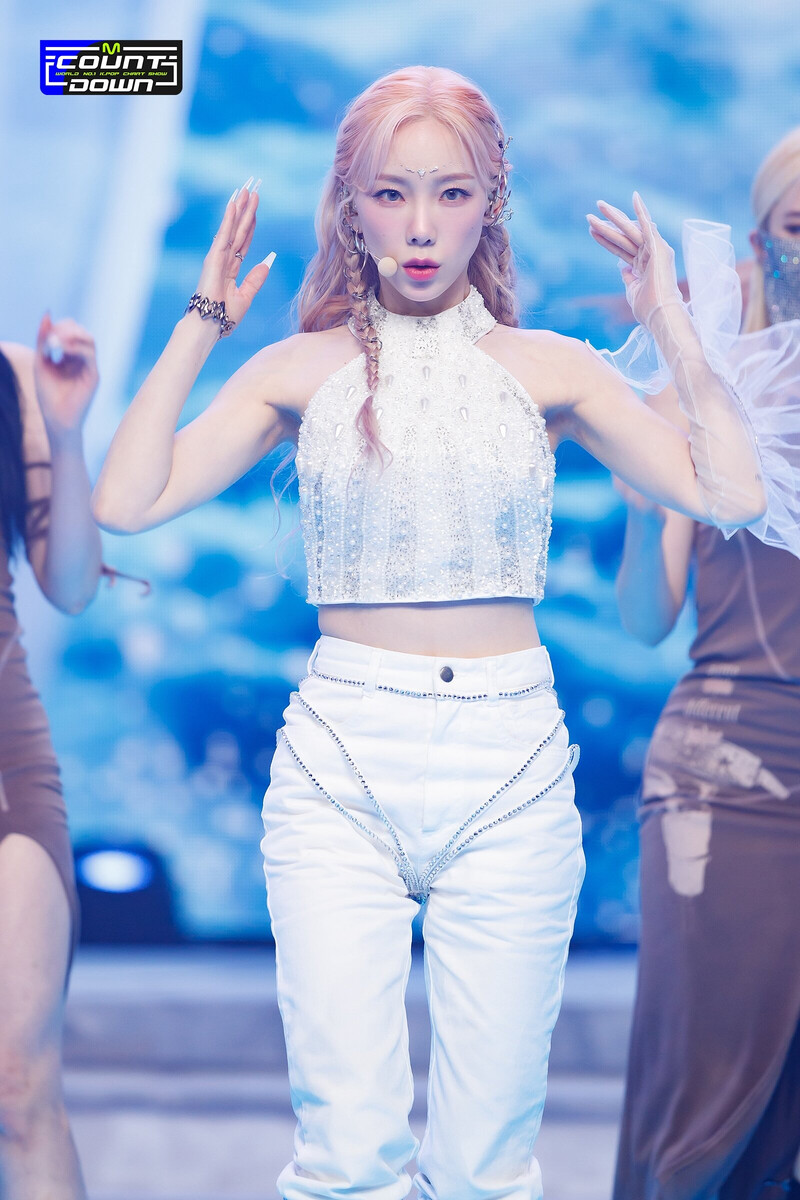 220217 Taeyeon - 'INVU' at M Countdown documents 15